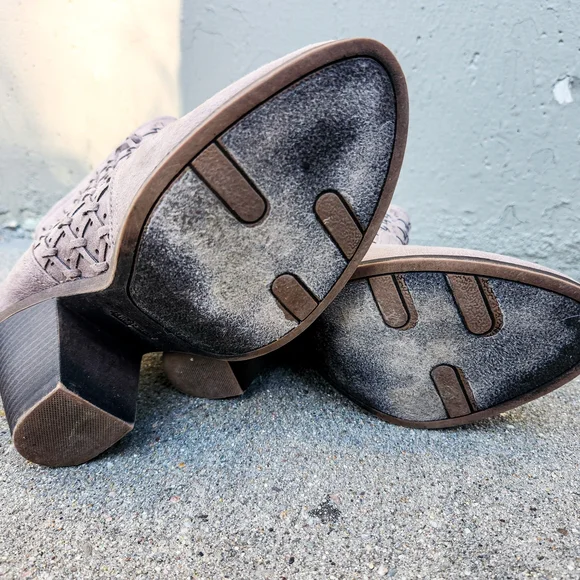 Fergalicious by Fergie Woven Ankle Boots Taupe Block Heel Western Boho Size 9 - Picture 3 of 8